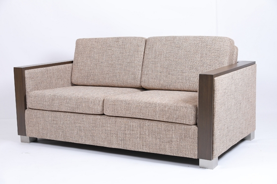 Купить Подгонянная софа Loveseats живущей комнаты расчесывая ткань деревянной рамки Производство в сети